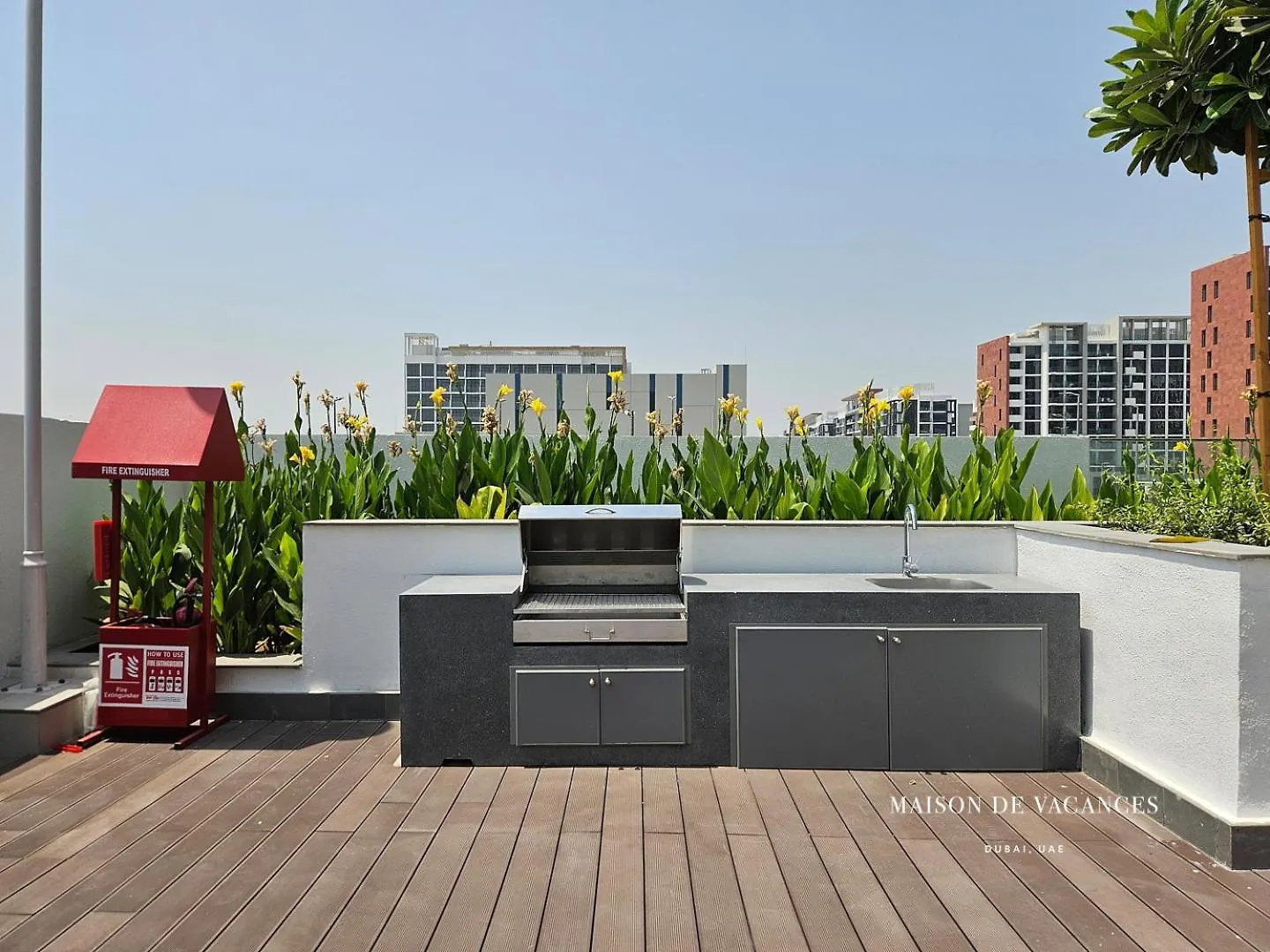 Nomad Corner Studio Pool View Dubai